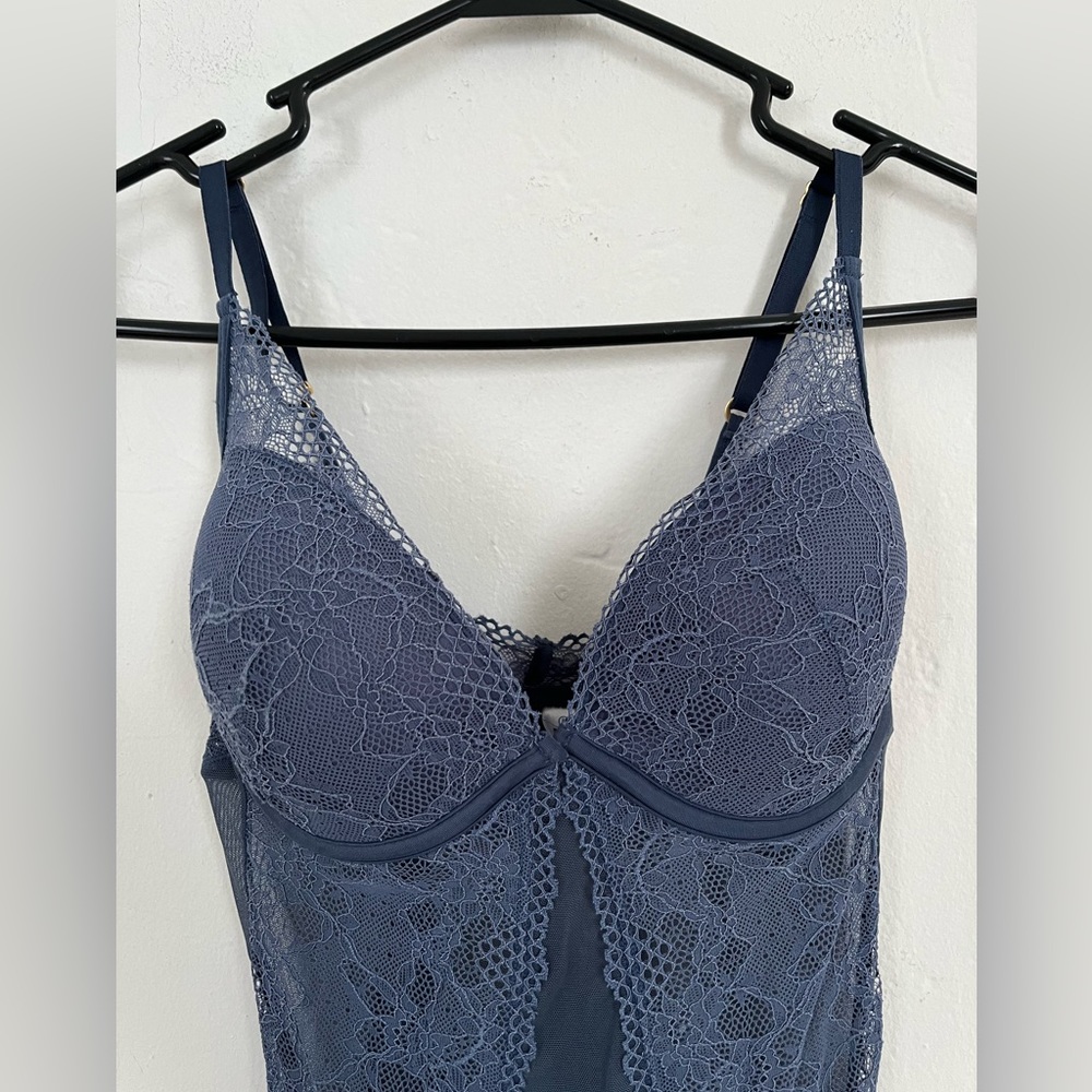 Leonisa Bodysuit Size 34B - Picture 3 of 11